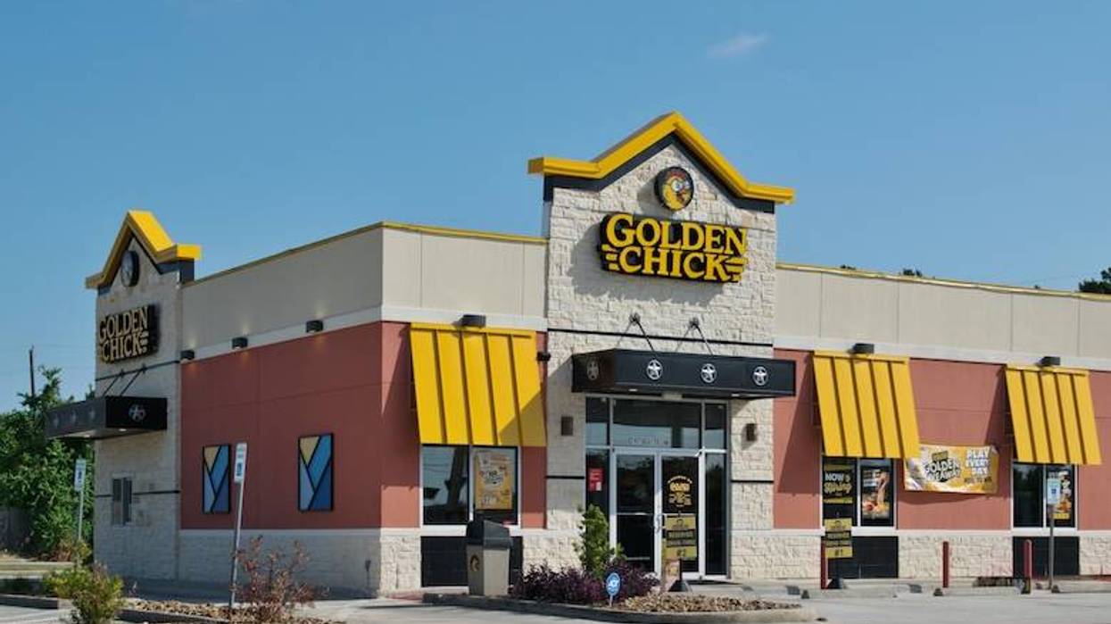 Exterior of a Golden Chick restaurant