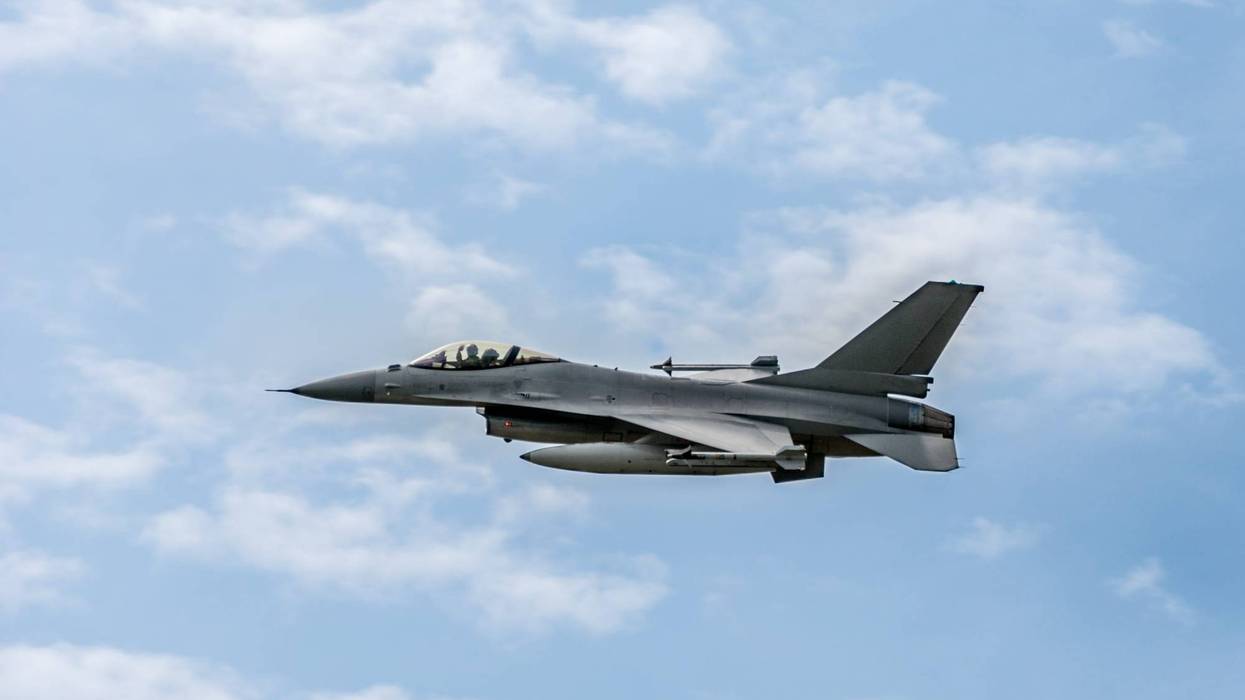 F-16 jet