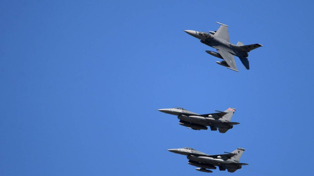 F-16s head to Middle East to help protect U.S. troops