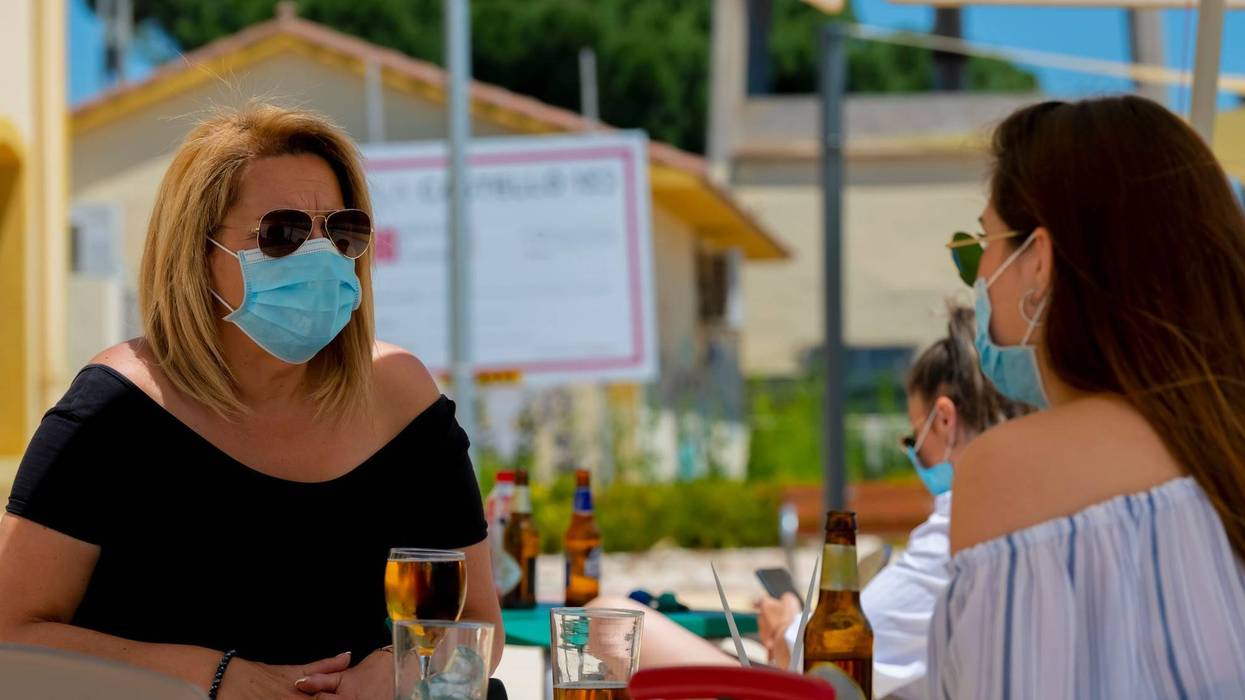 face mask, restaurant