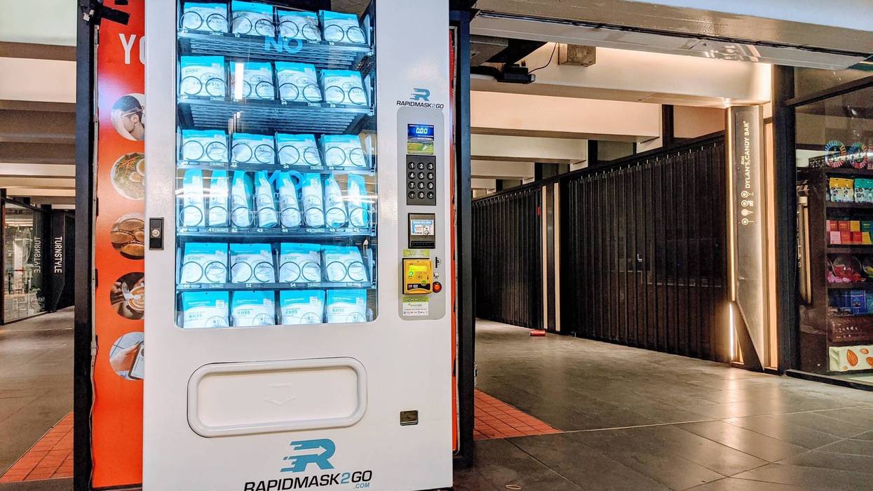 Face mask vending machine