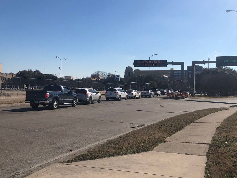 Fair Park line for COVID-19 vaccines