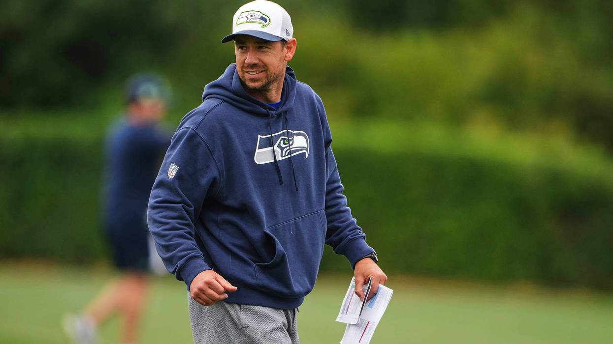 Falcons-Coach Football