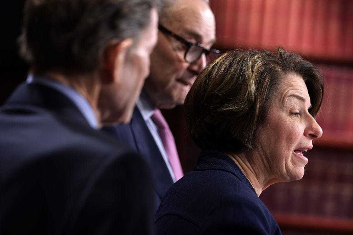 Families of firefighters who battled cancer can now receive benefits from the Public Safety Officers Benefits Program. Minnesota Senior U.S. Senator Amy Klobuchar (D) sponsored the bill that was just signed into law by President Donald Trump.
