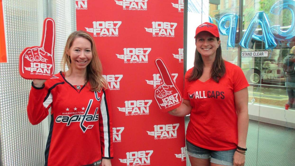 Fan stop by Studio Xfinity before the Hockey Finals