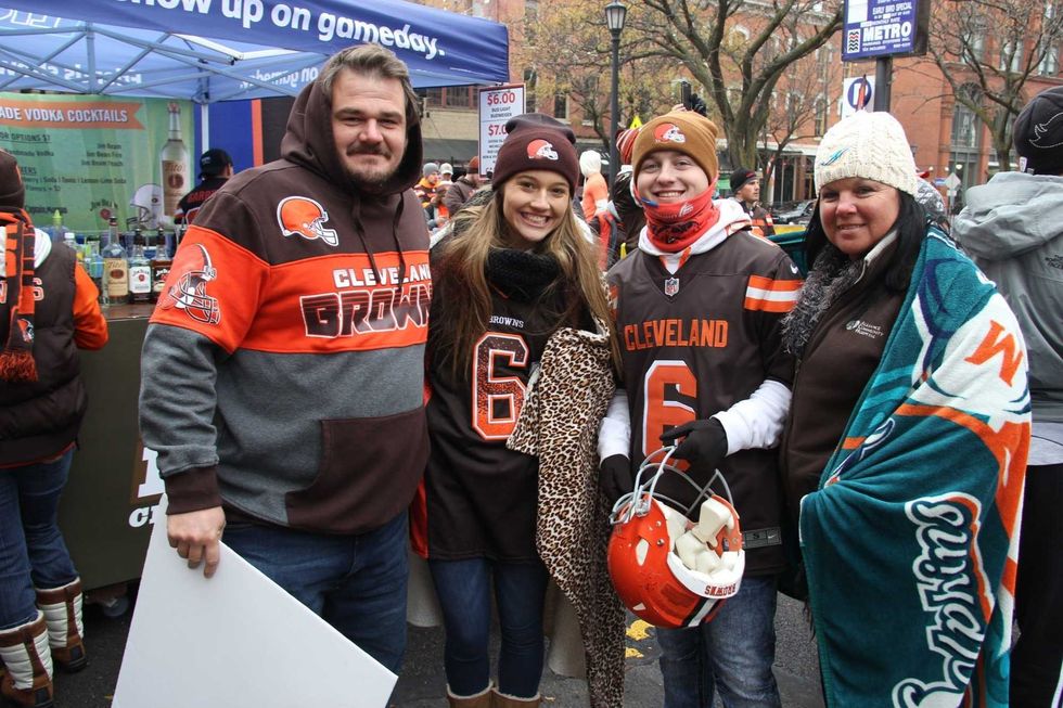 Fan Tailgate 11-24-19