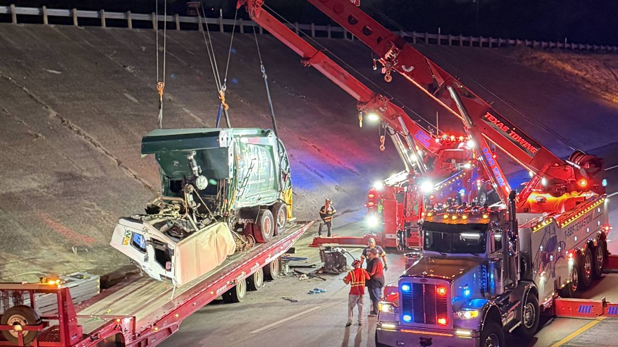 Fatal crash closes U.S. 287 in Fort Worth after garbage truck hits overpass