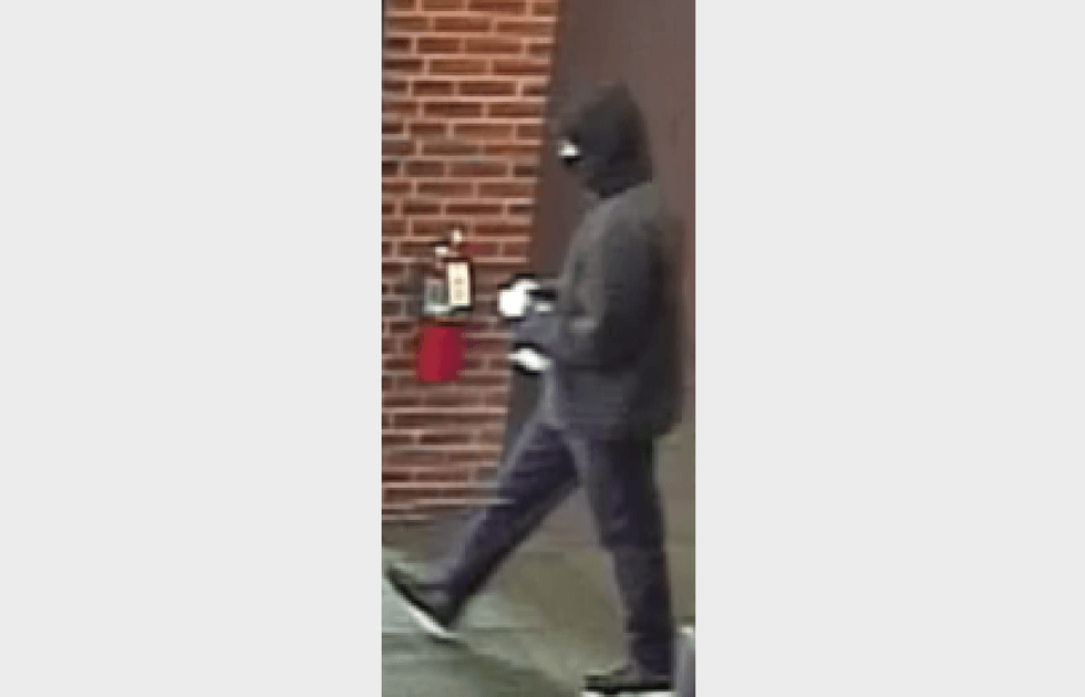 FBI searching for man who robbed Naperville bank