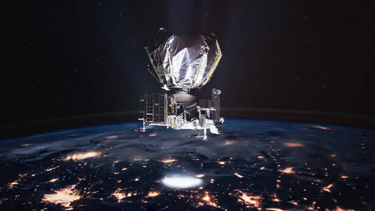 FCC approves giant mirror satellite to beam sunlight after dark