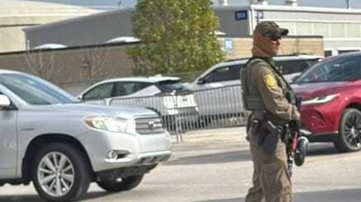 Federal officials at O'Hare Airport