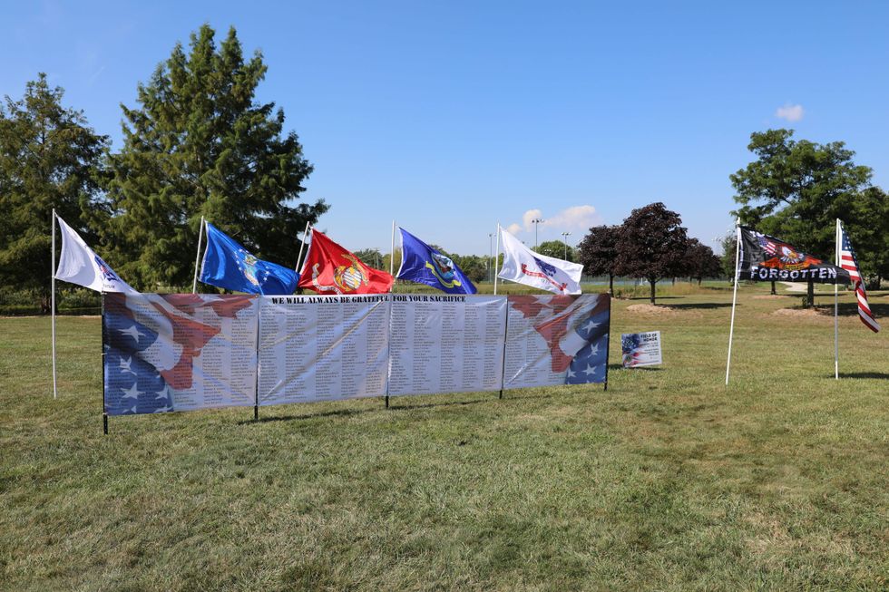 Fields of Honor remembers Illinois veterans