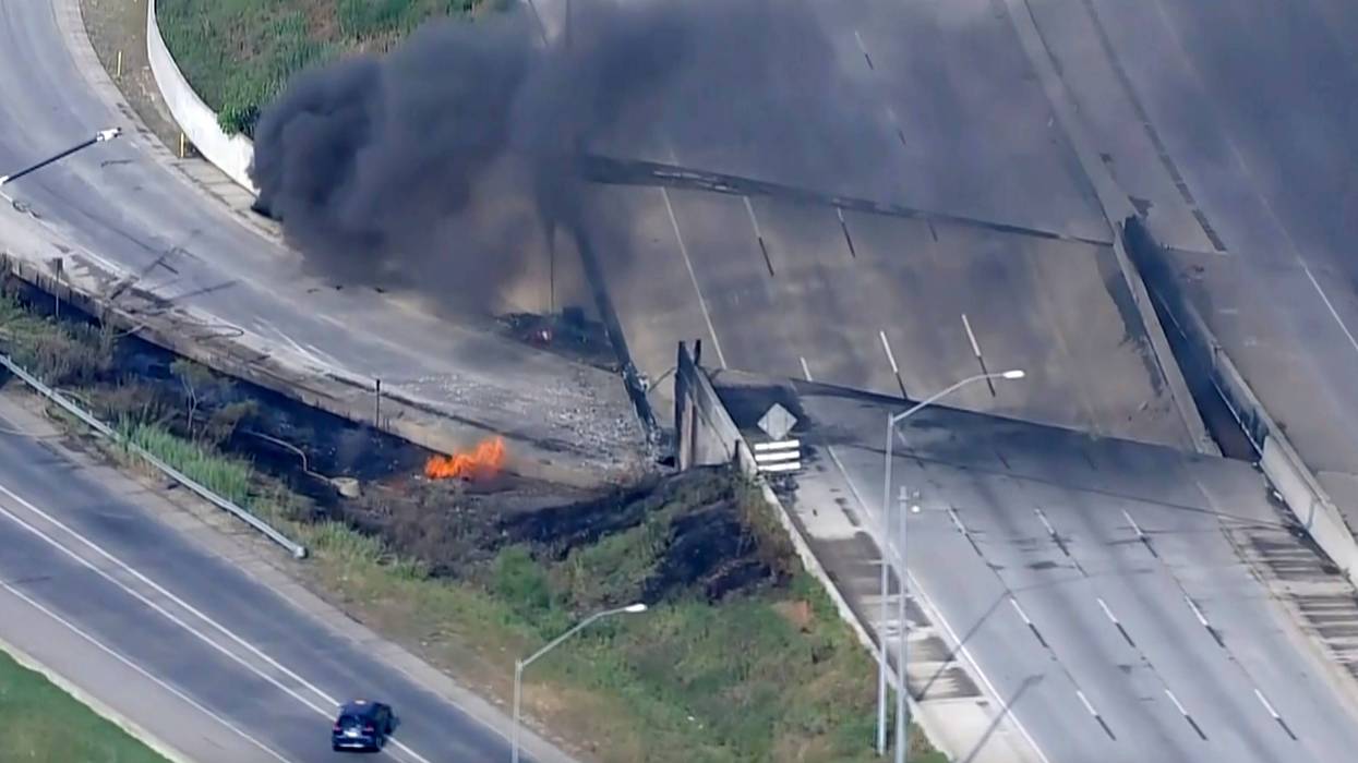 FILADELFIA-AUTOPISTA COLAPSADA