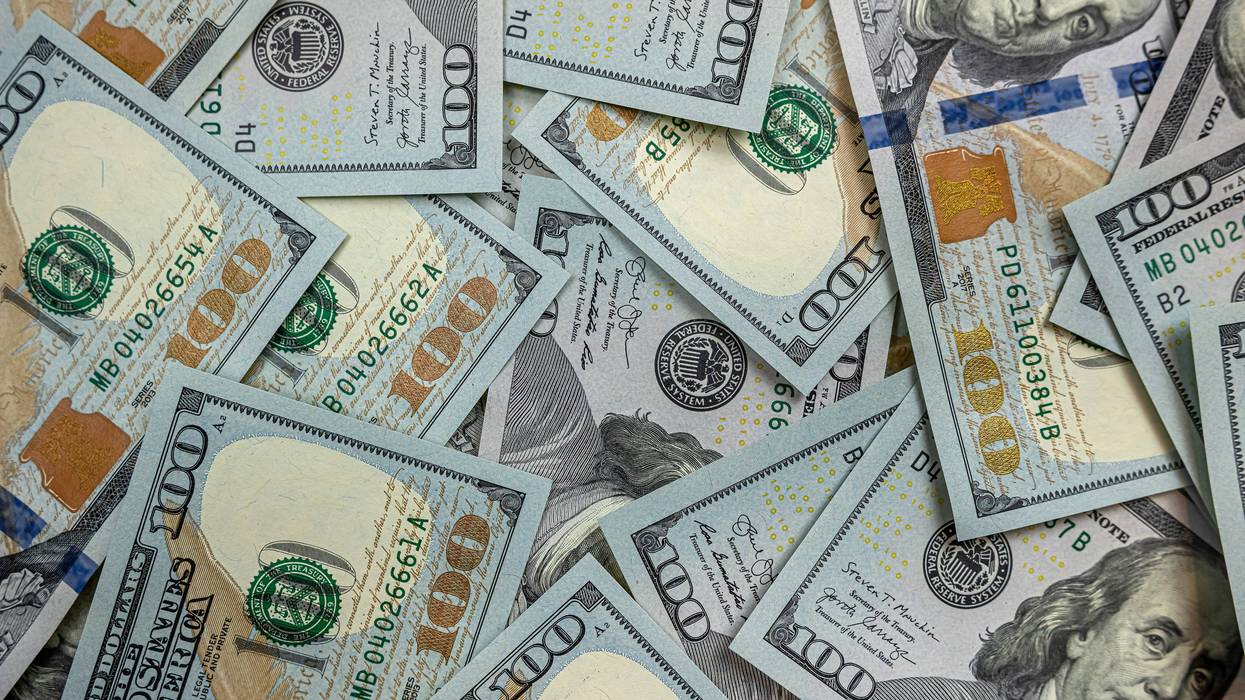 FILE: $100 bills
