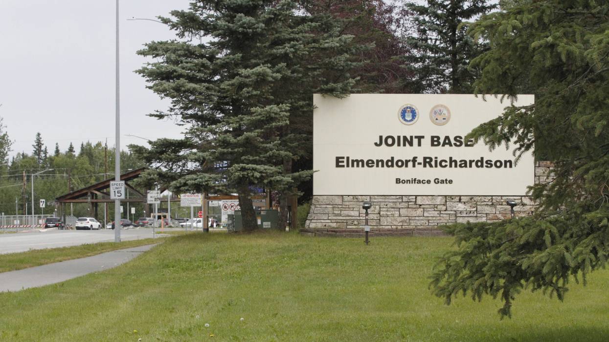 2 Alaska-based soldiers injured in encounter with brown bear during training exercise