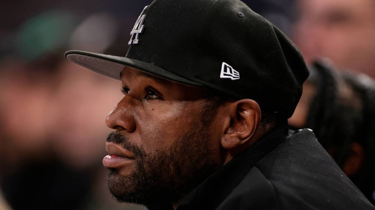 Floyd Mayweather faces felony charges in Las Vegas