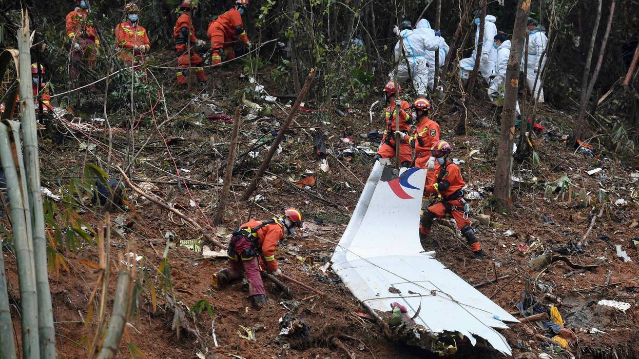 Both engines shut off and cockpit struggle came before 2022 China plane crash, NTSB data suggests