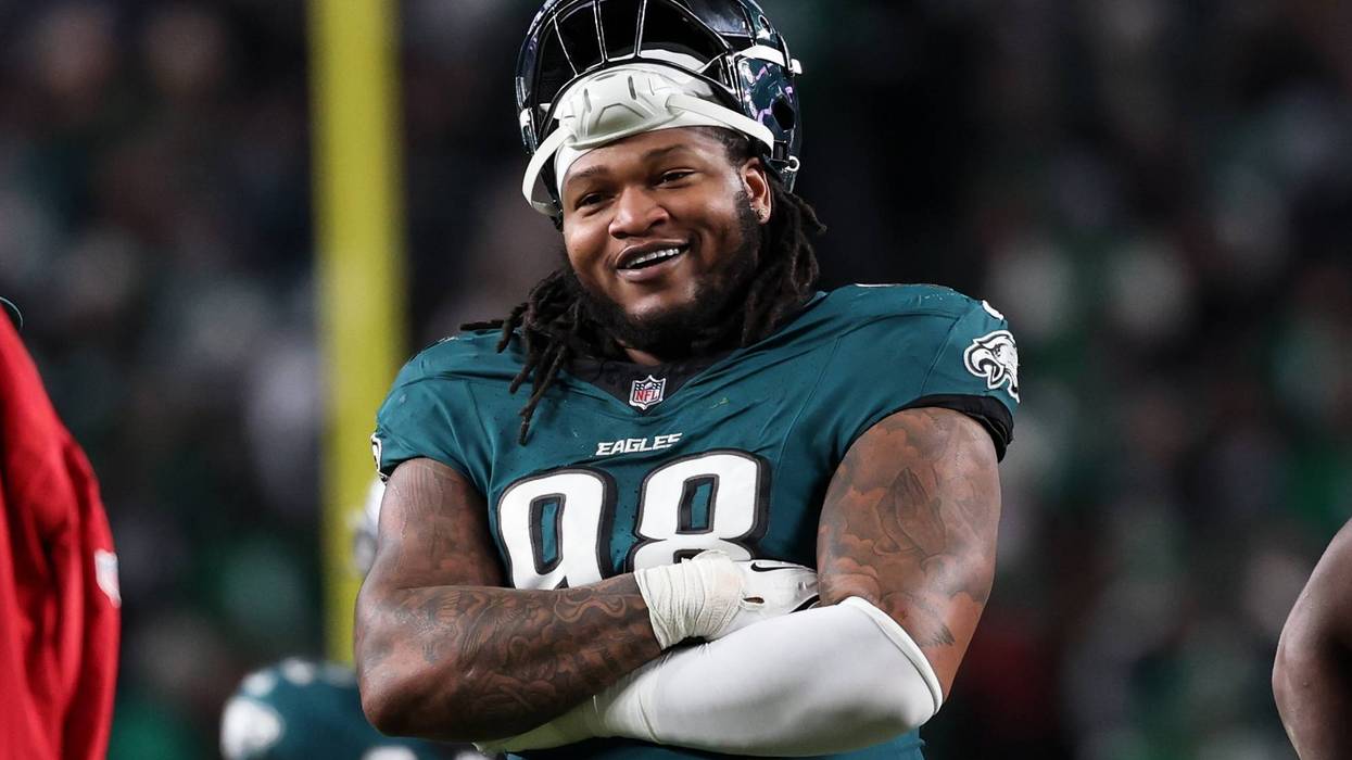 Eagles set to make Jalen Carter highest-paid defensive tackle in NFL, AP source says