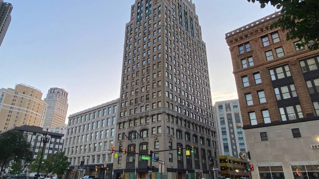 fire at Detroit apartments