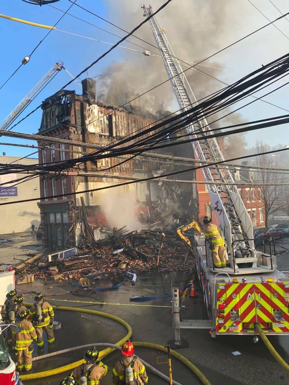 Fire destroys historic South Side building