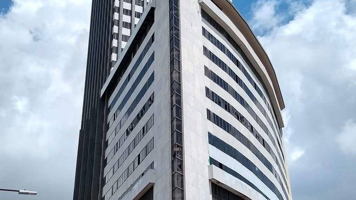Fire strikes vacant Plaza Tower building