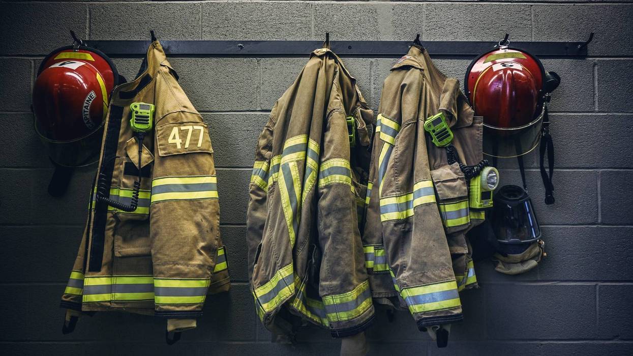 firefighter protection clothe and respiratory mask