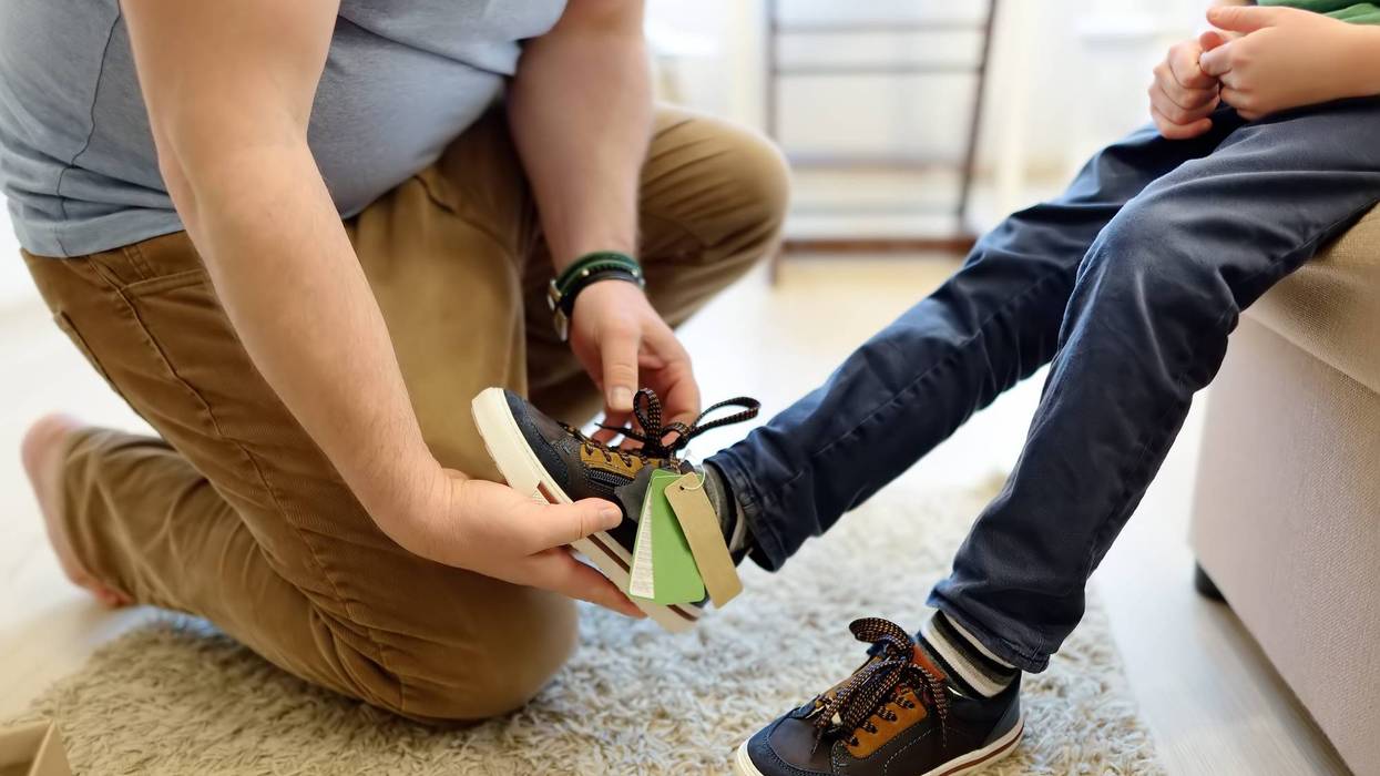 Fitting a child for a shoe