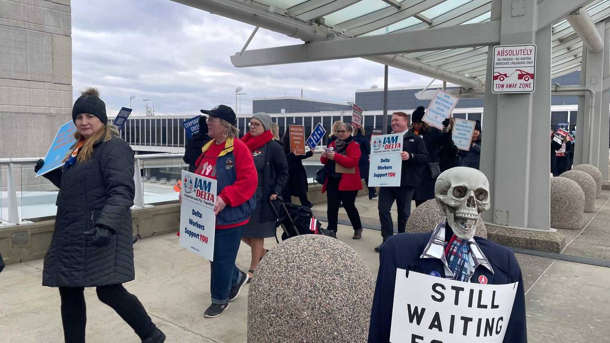 Flight Attendants, Picketing, MSP Airport