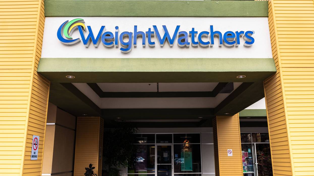Florine Mark, the former president of the Weight Watchers Group and a trailblazer for women in business, died on Friday, according to her family.