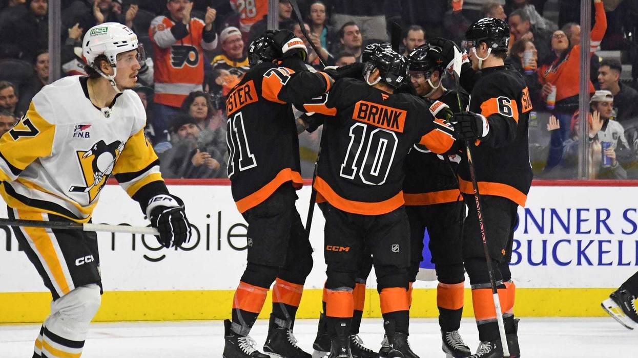 Flyers score with Rickard Rakell skating