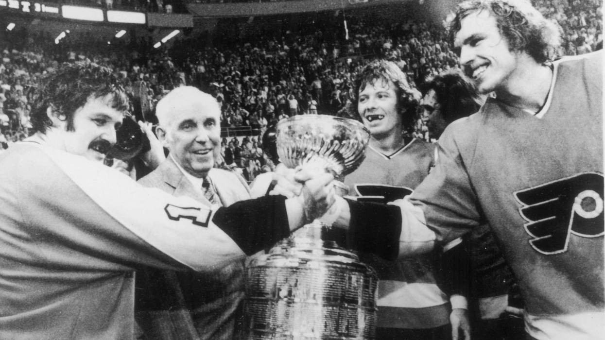 Flyers win Stanley Cup 1975