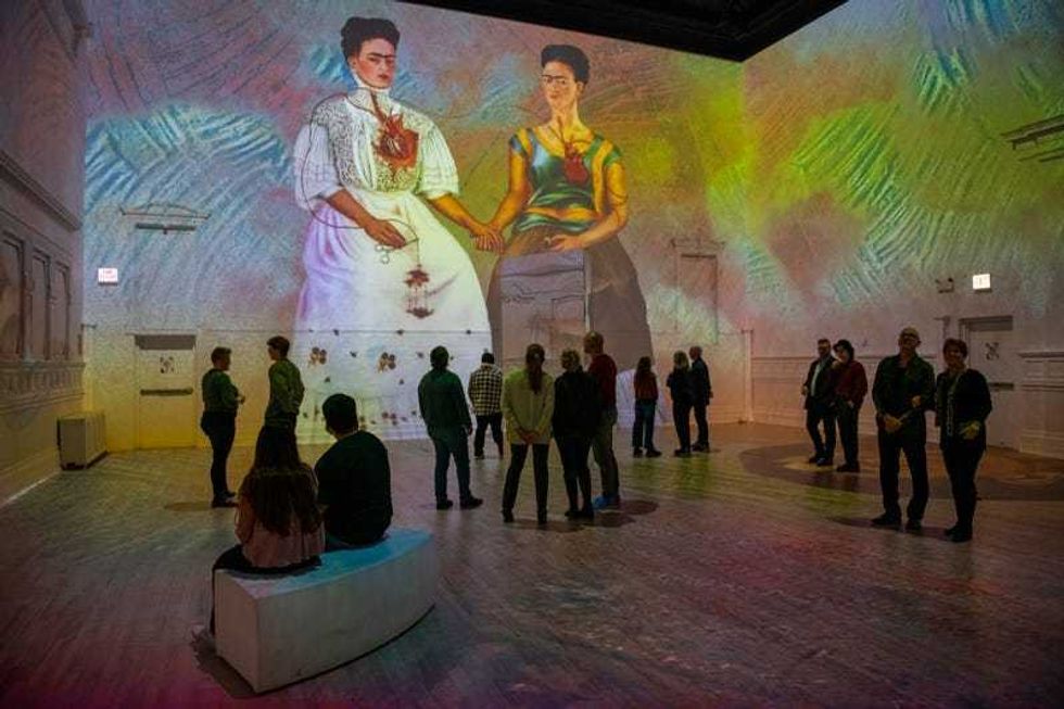 Following the success of Immersive Van Gogh, Lighthouse Immersive and Maestro Immersive Art announced their newest immersive art installation, Frida: Immersive Dream, highlighting the art and life of Frida Kahlo, the beloved 20th century Mexican artist best known for compelling self-portraits and radiant pieces inspired by her life in her native country of Mexico.