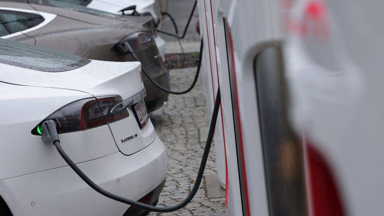 For the first time in history, owners of electric vehicles are being asked to avoid charging during peak energy usage hours in an effort to protect California’s power grid.