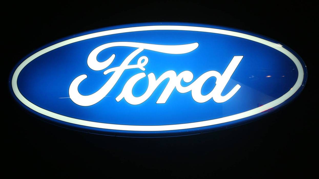 Ford is recalling roughly 200,000 SUVs over issues that may cause the vehicle's front blower motor located behind the glove box to fail, officials said.