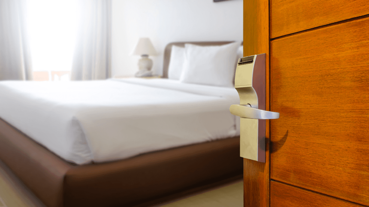 Former hotel workers sue Swissotel Chicago, accuse it of violating ‘Right to Return to Work’ ordinance