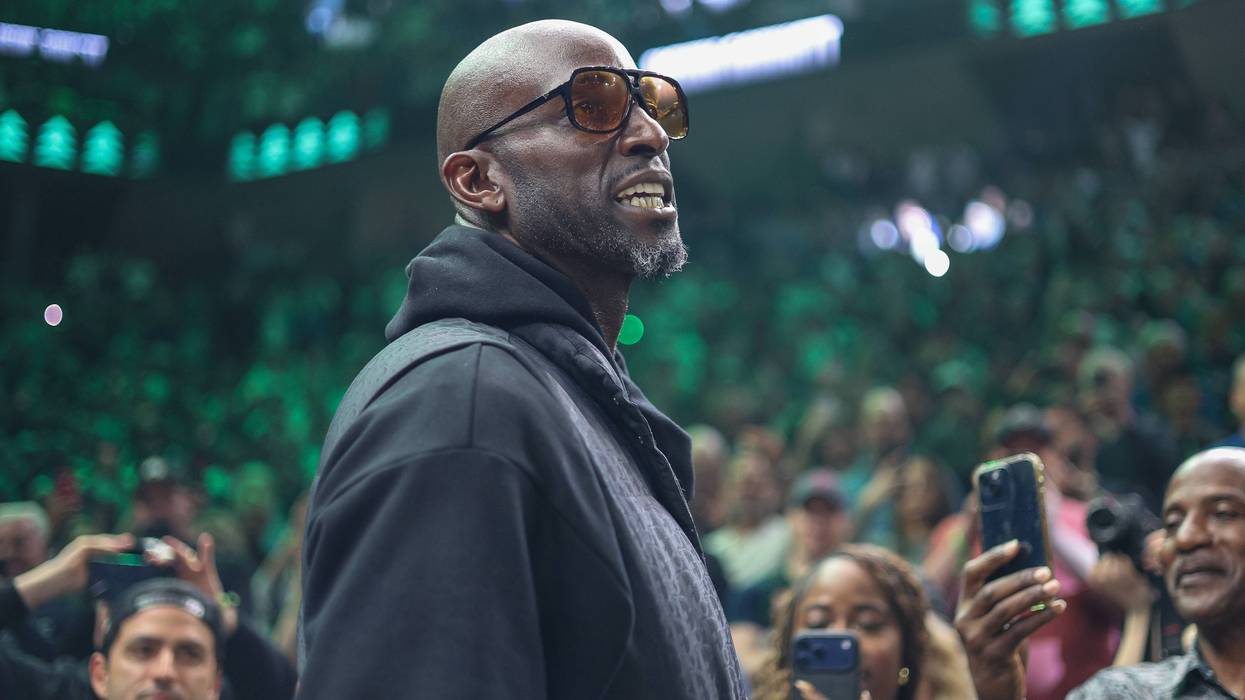 Timberwolves welcome back Garnett and beat Pelicans in regular-season finale as playoffs await