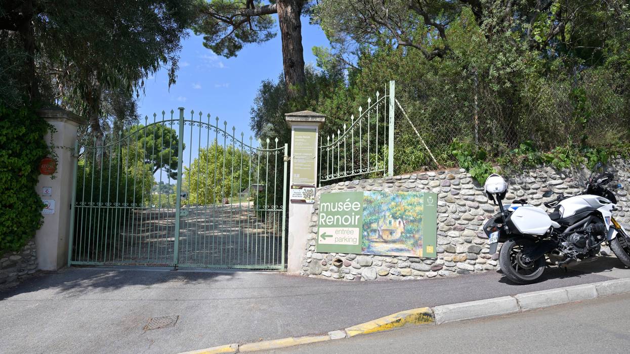 France Renoir Heist 6639