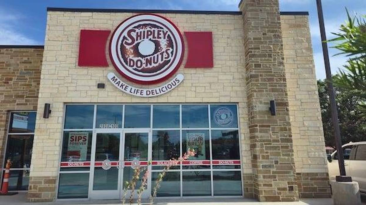 Front entrance of a Shipley Do-Nuts