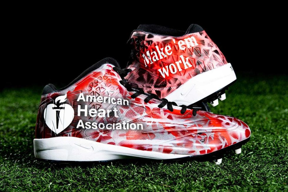 G Joel Bitonio \tAmerican Heart Association cleats