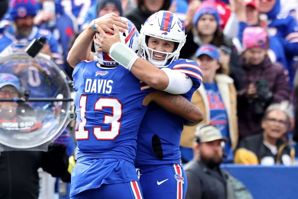 Gabe Davis and Josh Allen