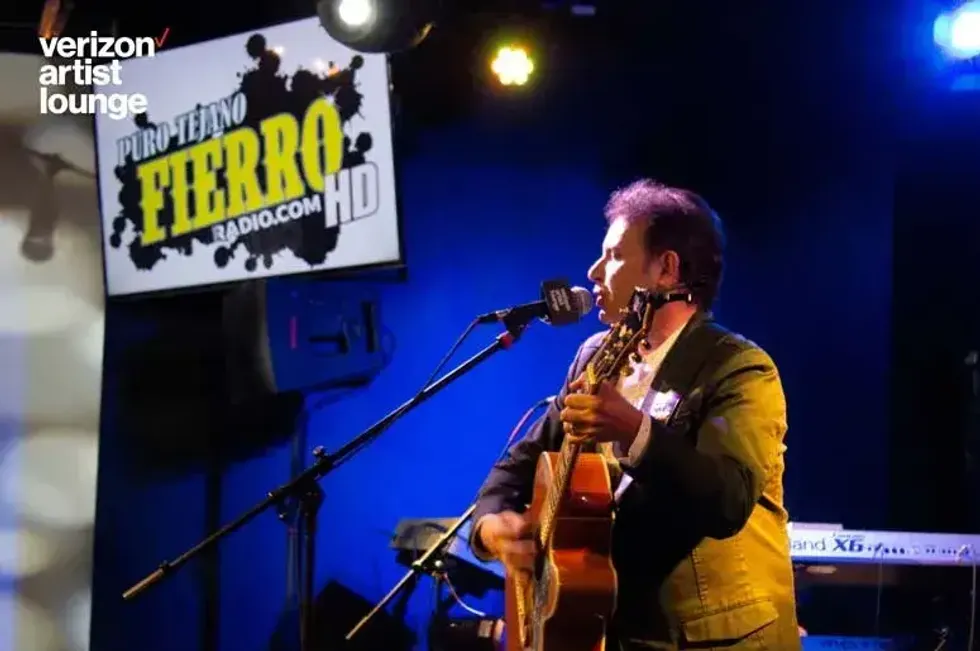 Gary Hobbs Performance