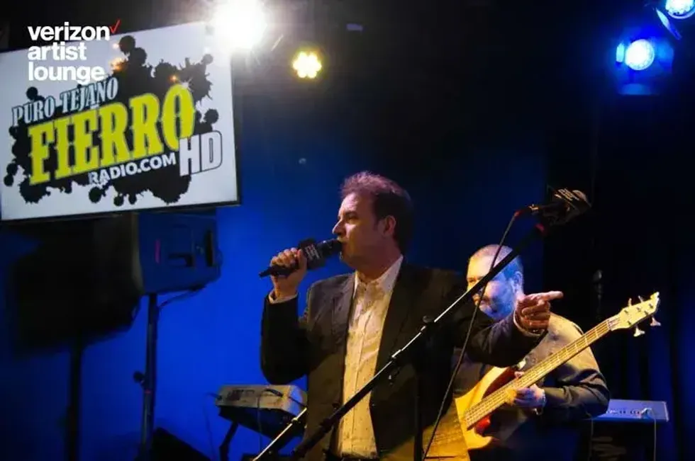 Gary Hobbs Performance