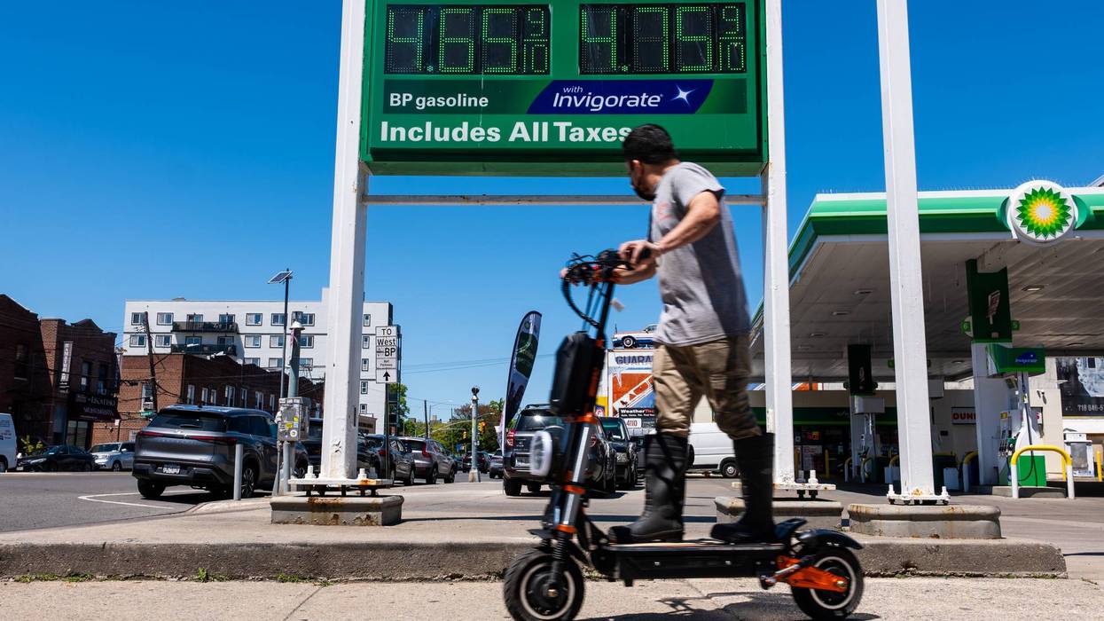 AAA predicts record Memorial Day travel as average gas prices top $4.60 in NYC area