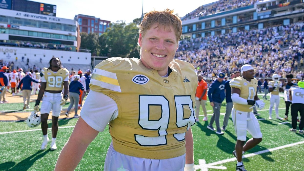 Bears trade into 6th round of NFL Draft to nab Georgia Tech defensive tackle Jordan van den Berg | 104.3 The Score