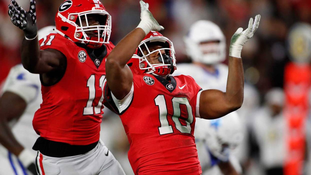 Georgia LB Jamon Dumas-Johnson celebrate after sacking Kentucky QB Devin Leary