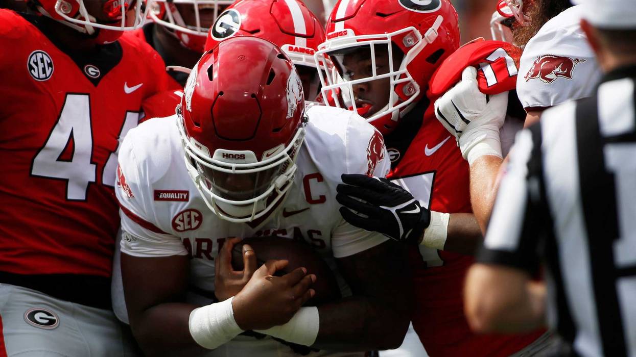 Georgia makes statement with blowout win