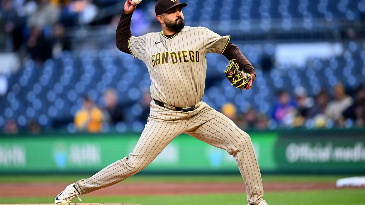 Marquez bounces back in win against Pirates