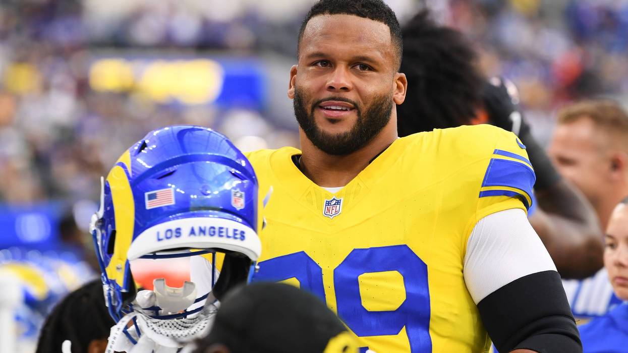 Giants Rams Football 7 5