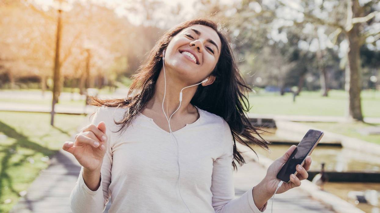 Girl-Phone_Listening.jpg