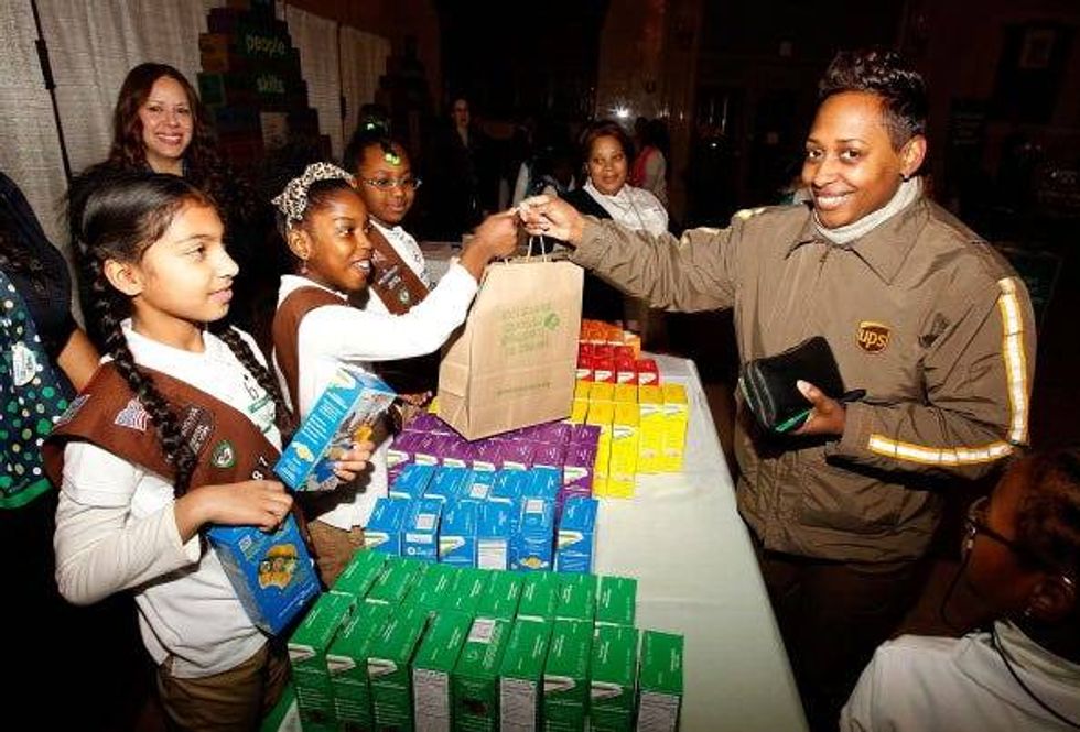 Girl Scouts Remind Parents Young Girls Don’t Owe Anyone Hugs This Holiday Season