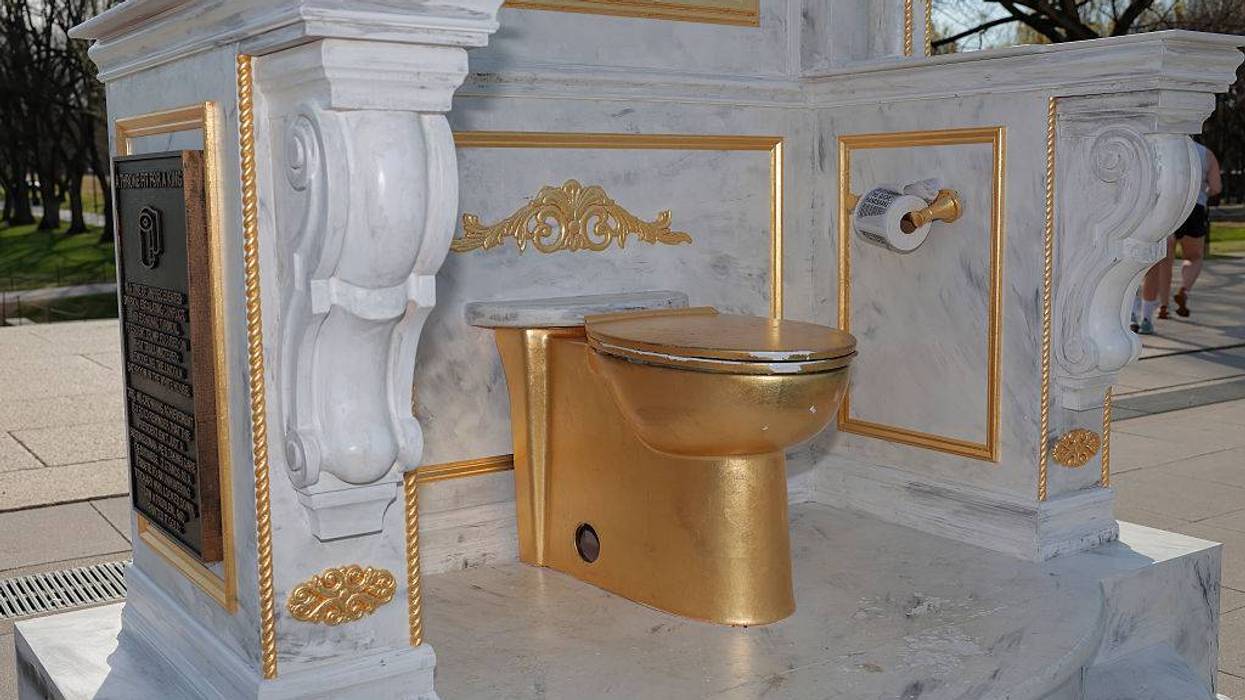 Golden Toilet Statue Critiquing President Trump Placed On National Mall